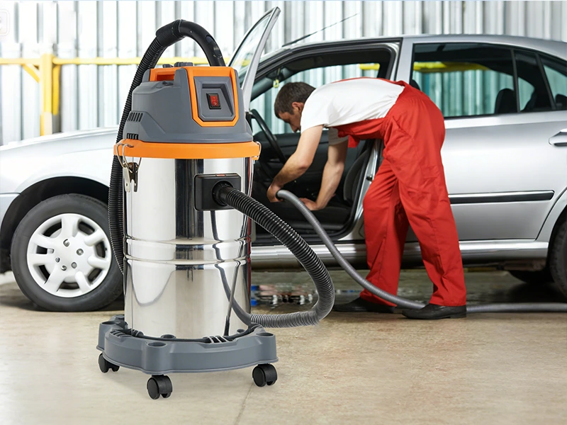 Edistyksellinen suodatus ja korkea imuteho kattavaan auton sisäpuhdistukseen